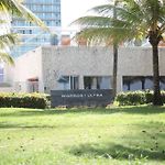 Beachfront Paradise 2Br Pools & Direct Beach Access