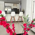Beachfront Paradise 2Br Pools & Direct Beach Access