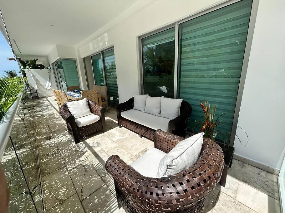 Beachfront Paradise 2Br Pools & Direct Beach Access Apartamento