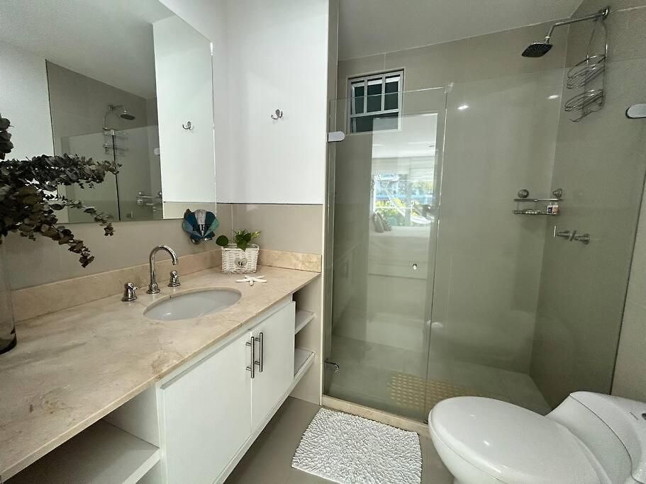 Beachfront Paradise 2Br Pools & Direct Beach Access