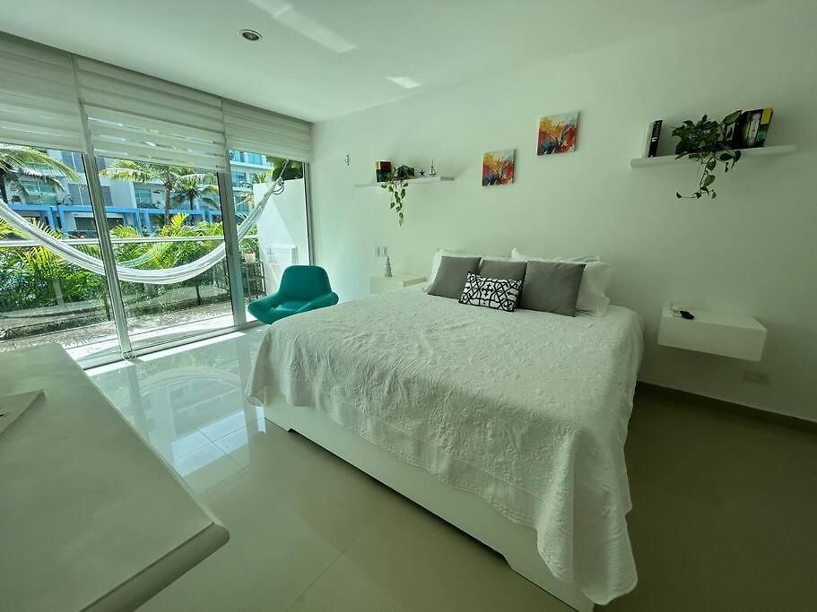 Beachfront Paradise 2Br Pools & Direct Beach Access *