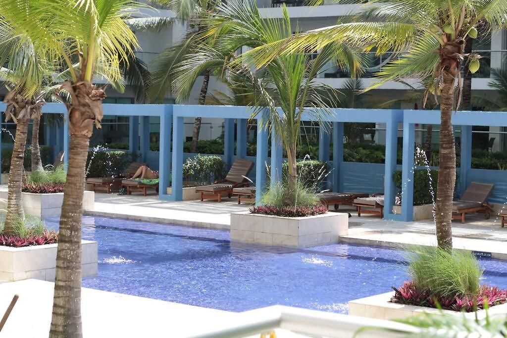 Beachfront Paradise 2Br Pools & Direct Beach Access