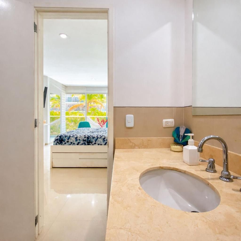 Beachfront Paradise 2br Pools & Direct Access Apartamento