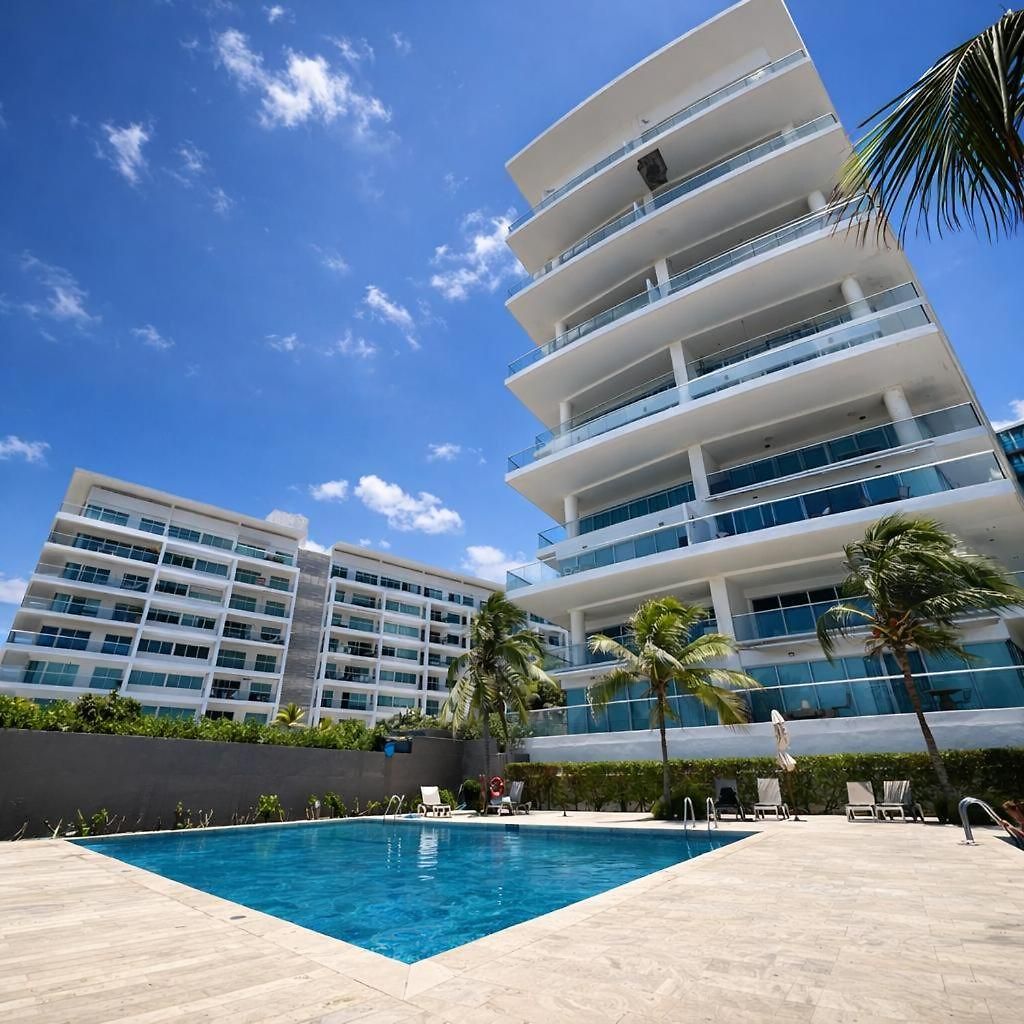 Beachfront Paradise 2br Pools & Direct Access