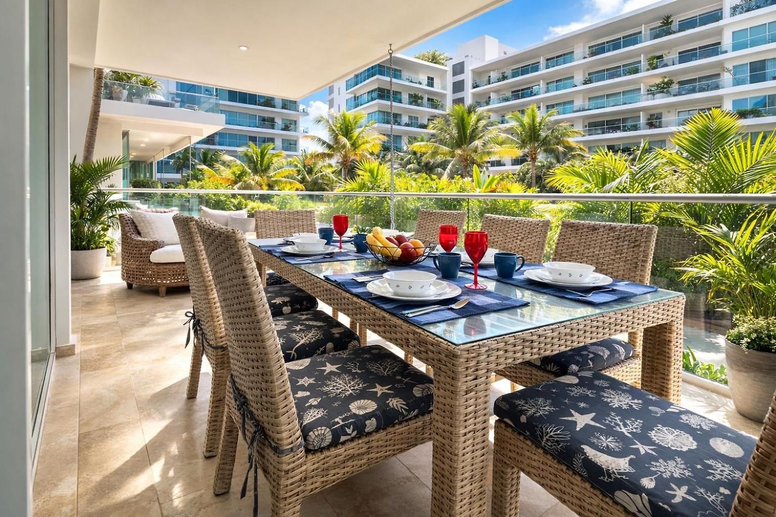 Beachfront Paradise 2br Pools & Direct Access *
