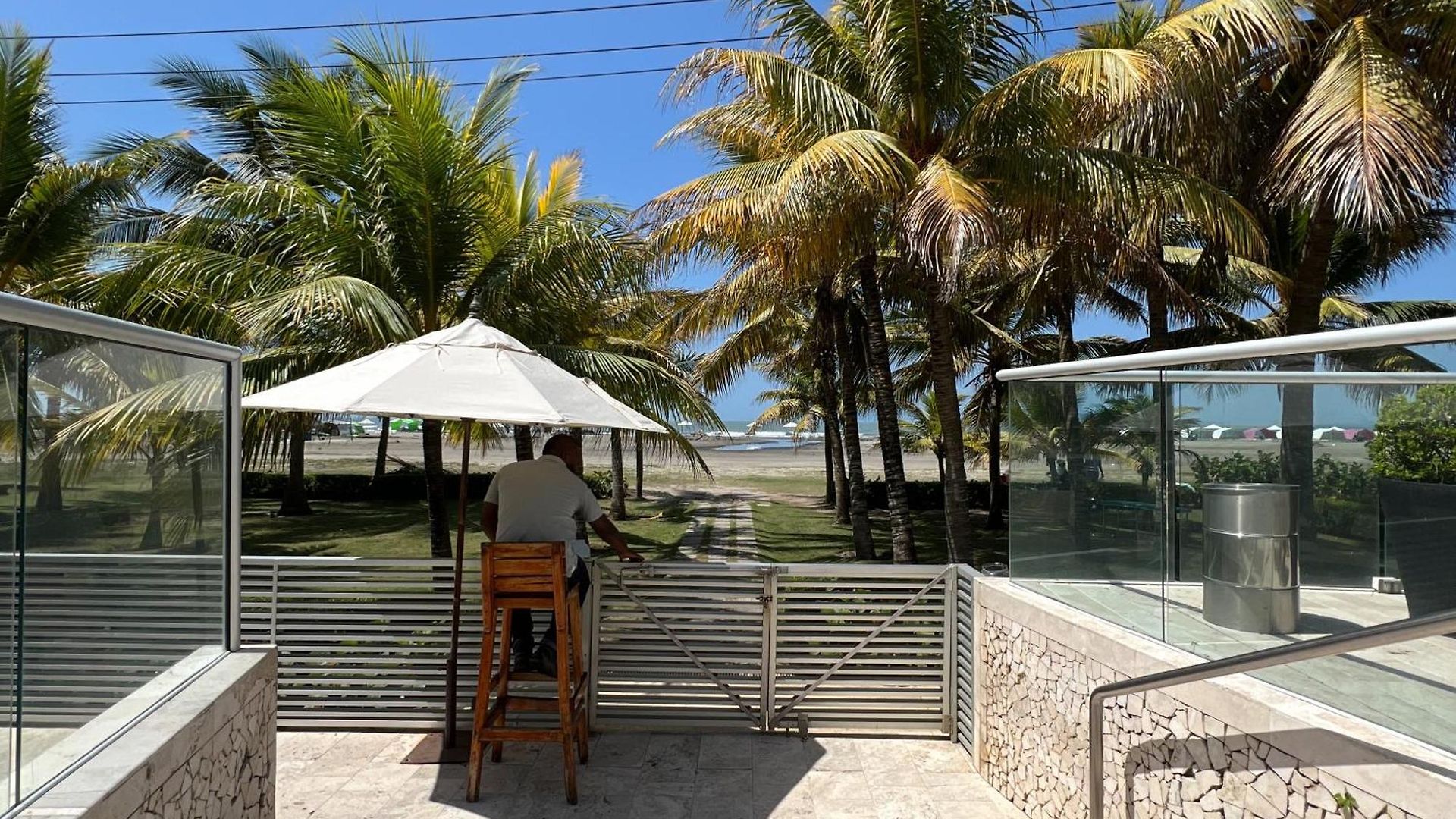 Beachfront Paradise 2br Pools & Direct Access Apartamento