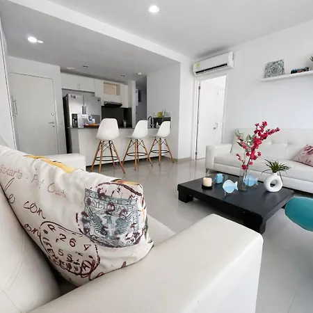 Beachfront Paradise 2br Pools & Direct Access * Cartagena