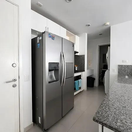 Beachfront Paradise 2br Pools & Direct Access