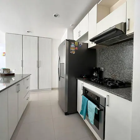 Beachfront Paradise 2br Pools & Direct Access Apartamento