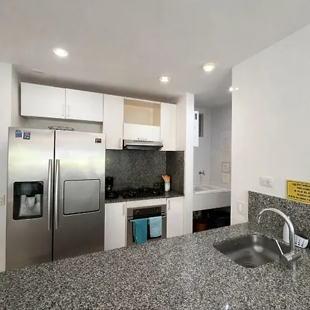 Beachfront Paradise 2br Pools & Direct Access Cartagena