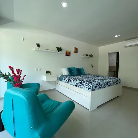 Beachfront Paradise 2br Pools & Direct Access *
