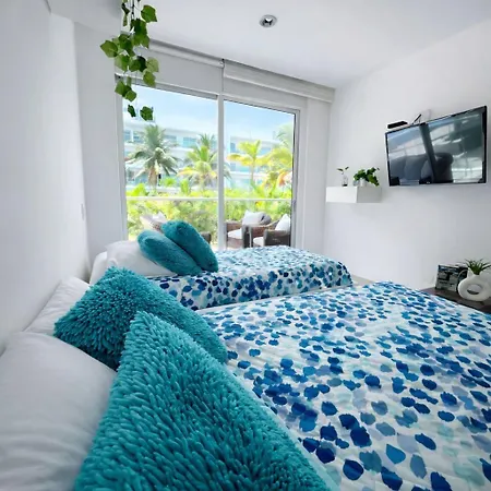 Beachfront Paradise 2br Pools & Direct Access Apartamento
