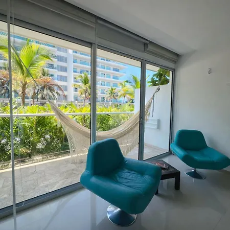 Beachfront Paradise 2br Pools & Direct Access Apartamento
