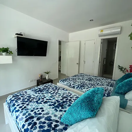 Beachfront Paradise 2br Pools & Direct Access *
