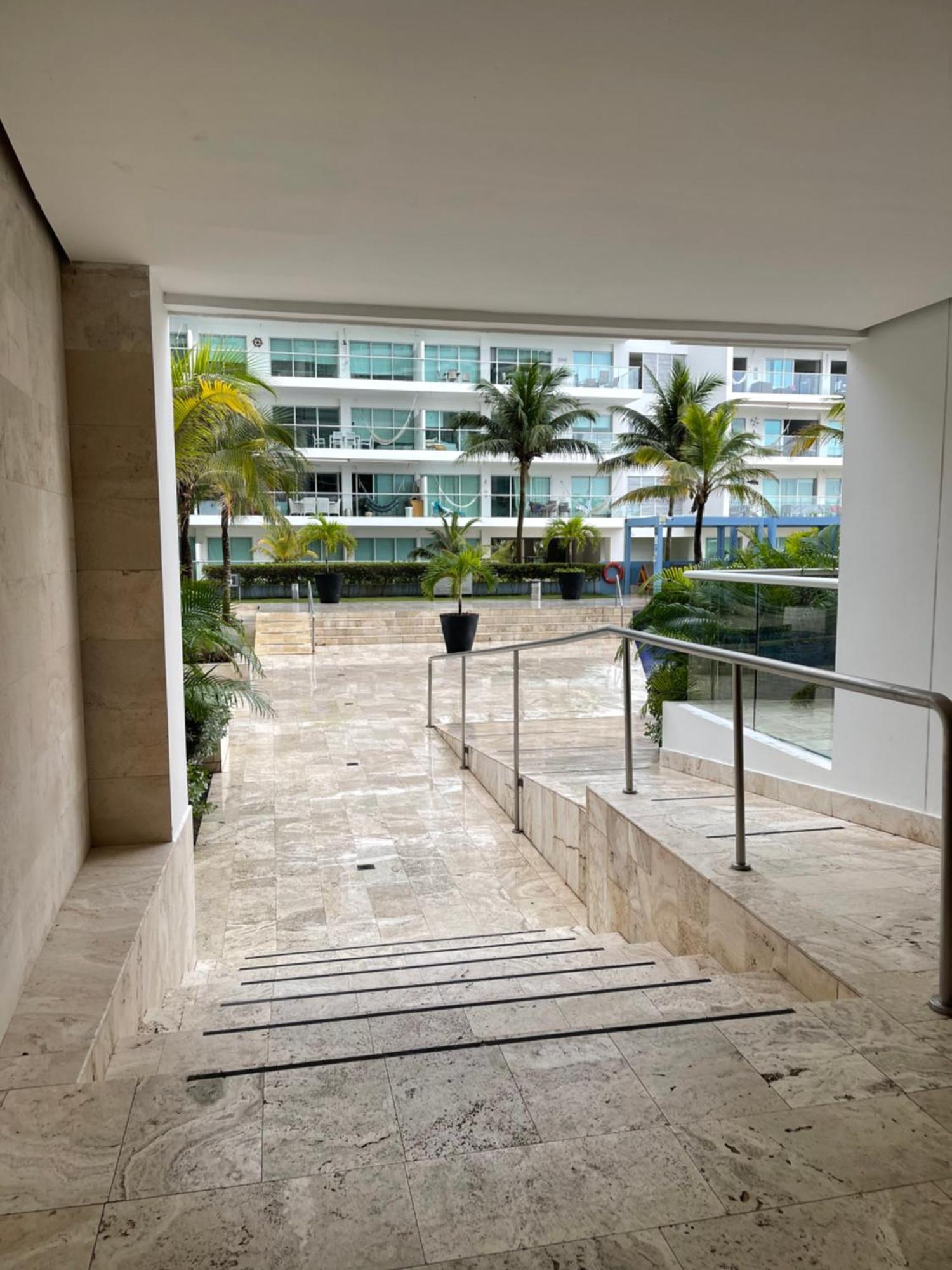 Beachfront Bliss-2br Haven Steps From Sandy Shores Apartamento *